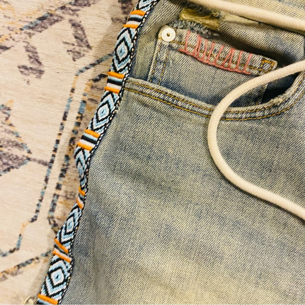 Anthropologie Pilcro High-Rise Embroidered Denim Shorts Rope Belt - Picture 9 of 11